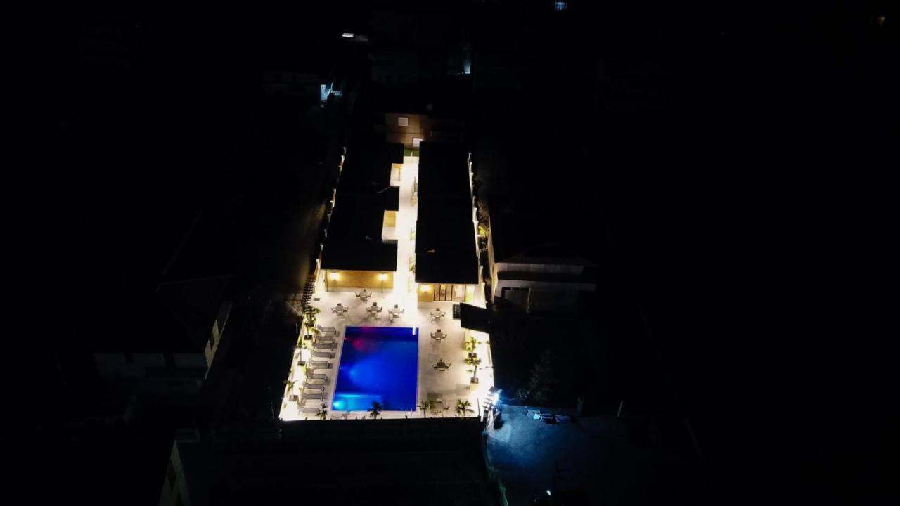 Bujtina Siar Hotel Поградец Екстериор снимка