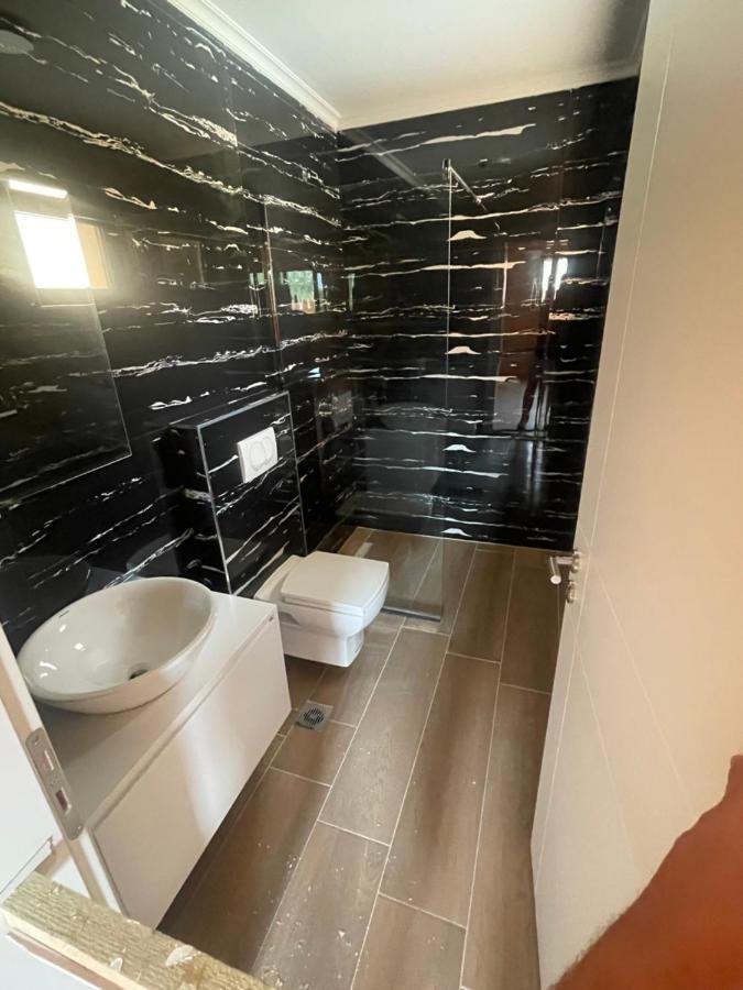 Bujtina Siar Hotel Поградец Екстериор снимка