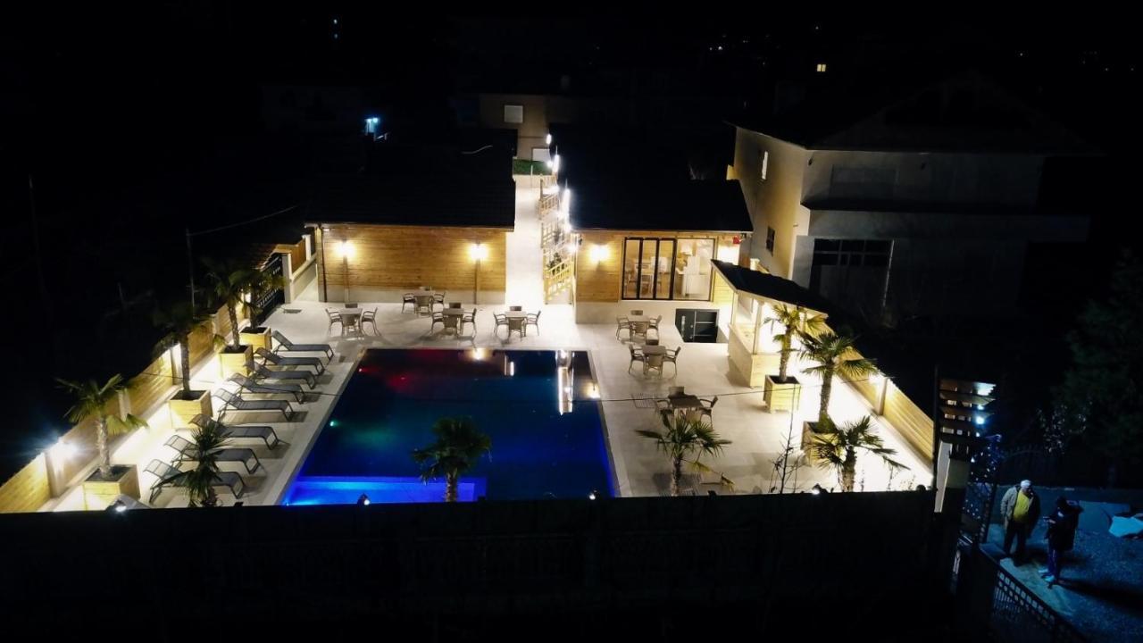 Bujtina Siar Hotel Поградец Екстериор снимка