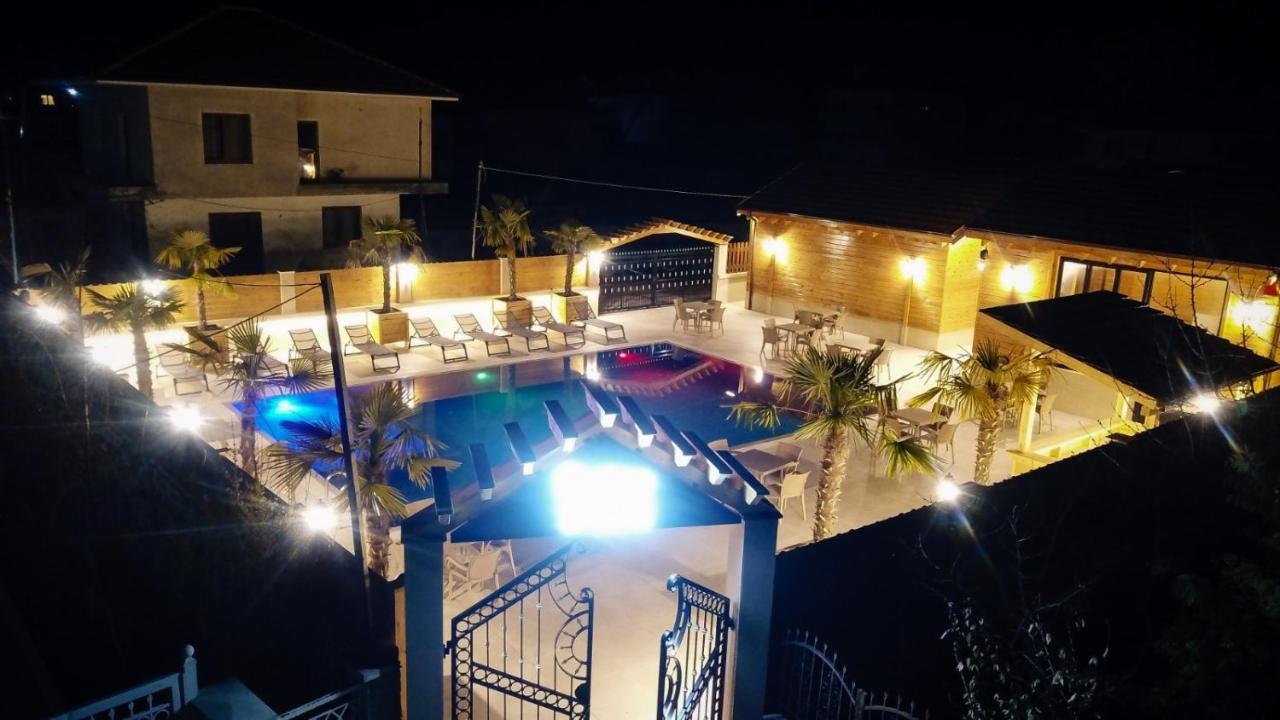 Bujtina Siar Hotel Поградец Екстериор снимка