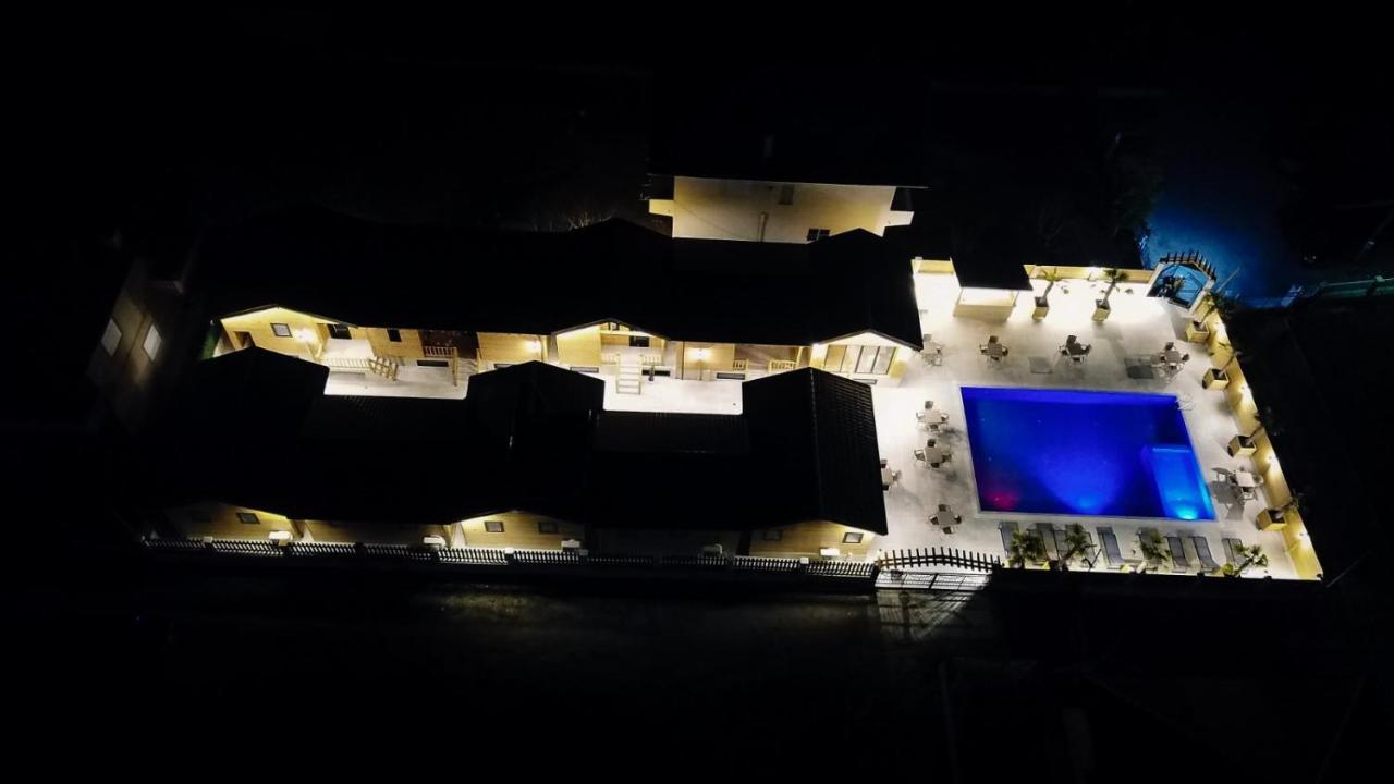 Bujtina Siar Hotel Поградец Екстериор снимка