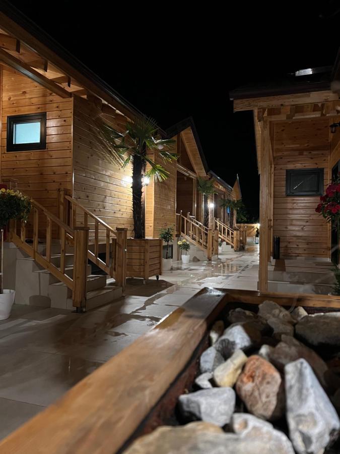 Bujtina Siar Hotel Поградец Екстериор снимка