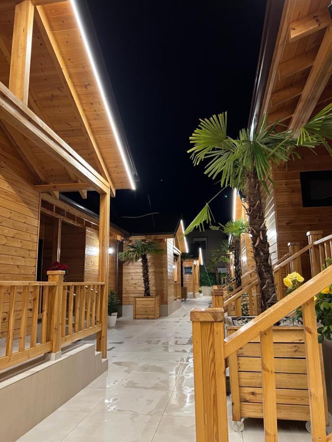 Bujtina Siar Hotel Поградец Екстериор снимка