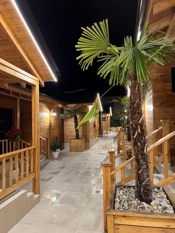 Bujtina Siar Hotel Поградец Екстериор снимка