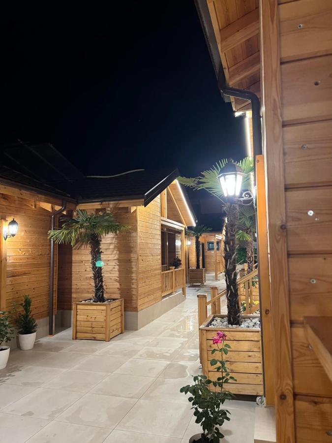 Bujtina Siar Hotel Поградец Екстериор снимка
