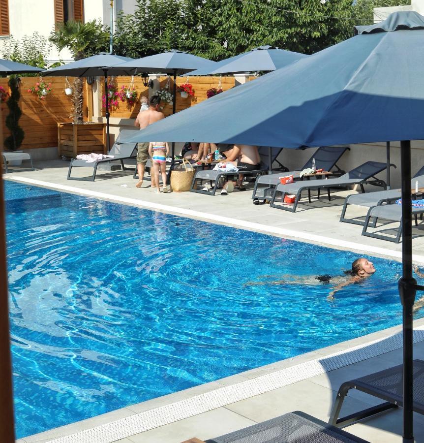 Bujtina Siar Hotel Поградец Екстериор снимка
