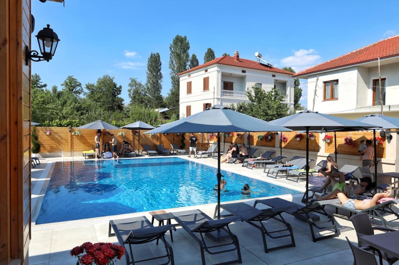 Bujtina Siar Hotel Поградец Екстериор снимка