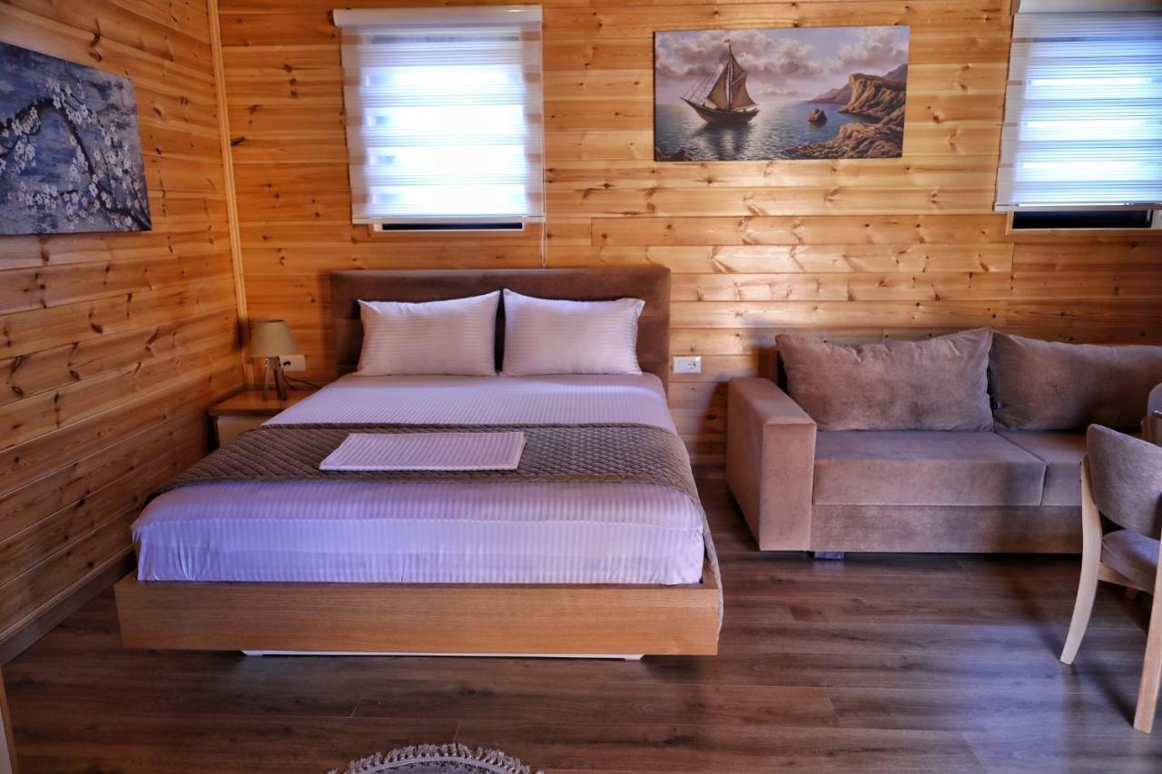 Bujtina Siar Hotel Поградец Екстериор снимка