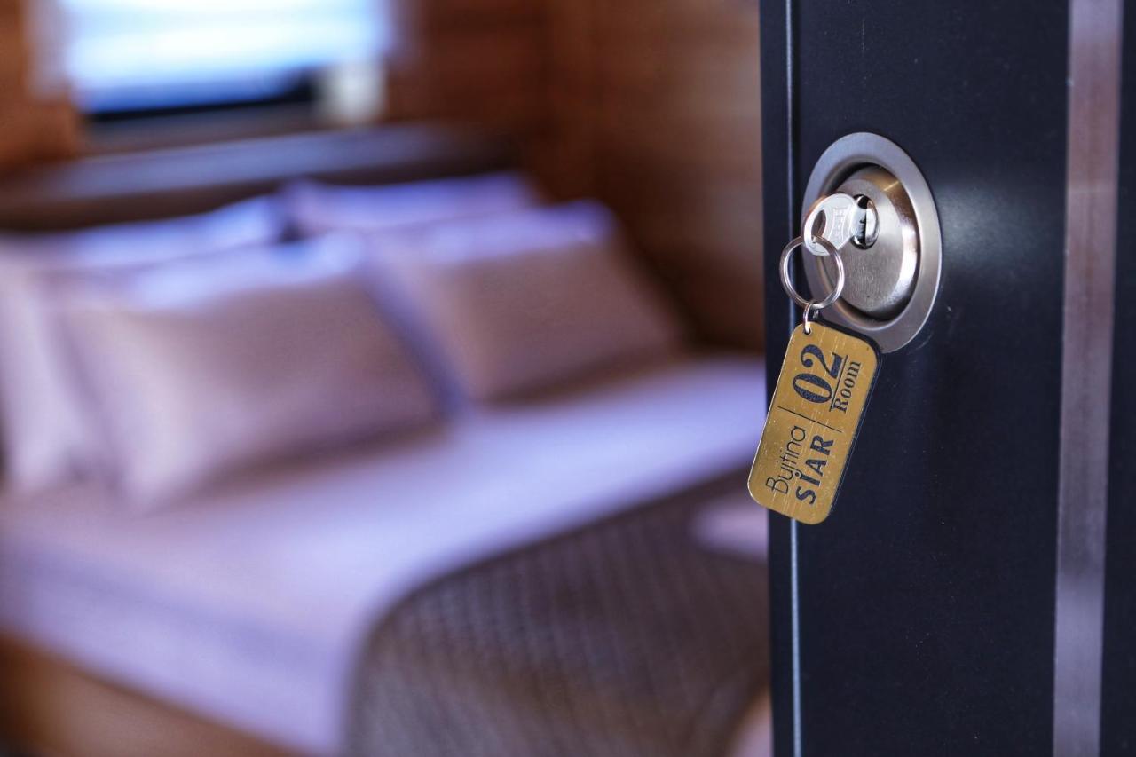 Bujtina Siar Hotel Поградец Екстериор снимка