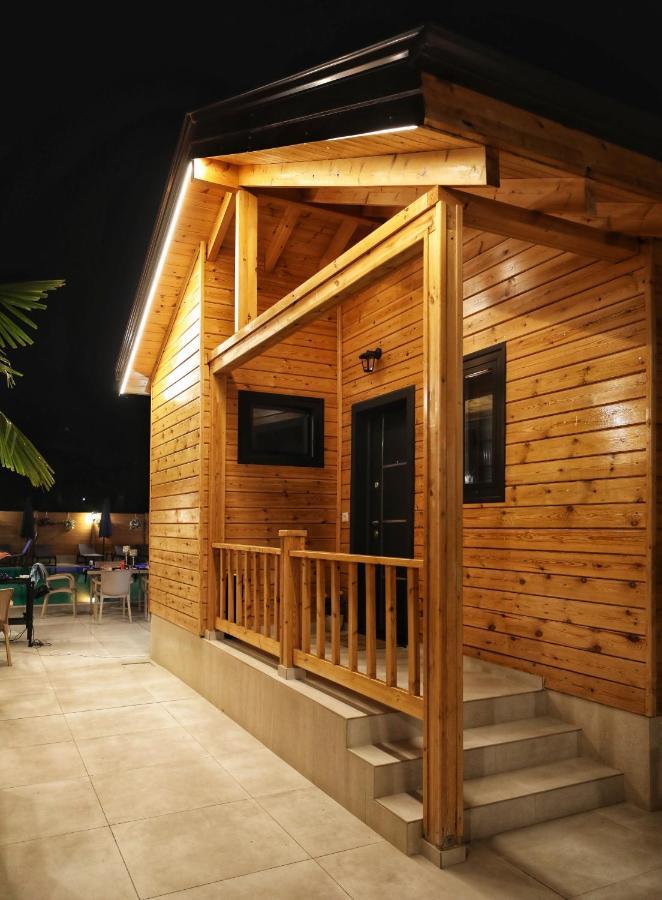 Bujtina Siar Hotel Поградец Екстериор снимка